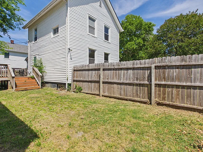 1002 Haskell St — Photo 24