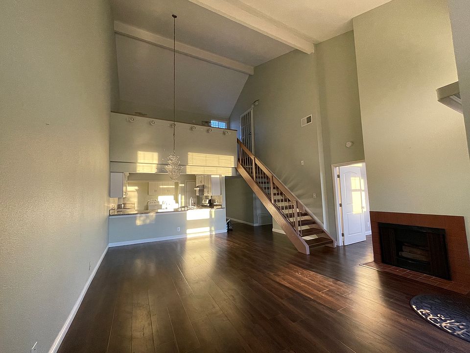 1st image of 970 S Kingsley Dr APT 307