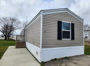 70 Elm St, Crestline, OH 44827