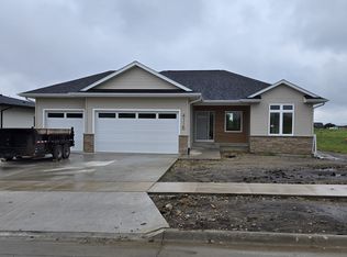 4115 Mark Dr, Cedar Falls, IA 50613