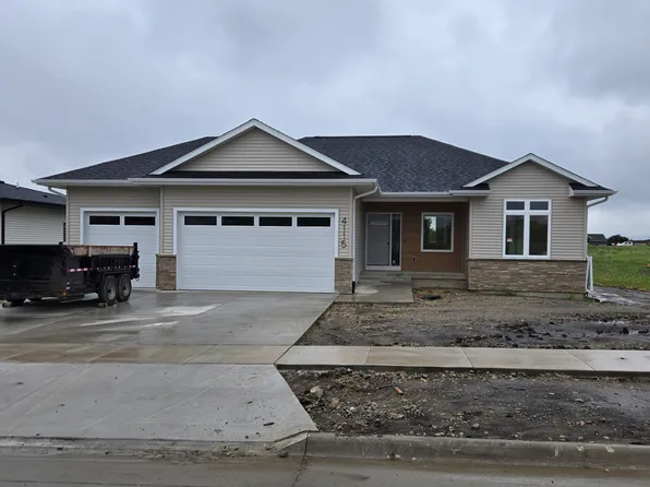 4115 Mark Dr, Cedar Falls, IA 50613
