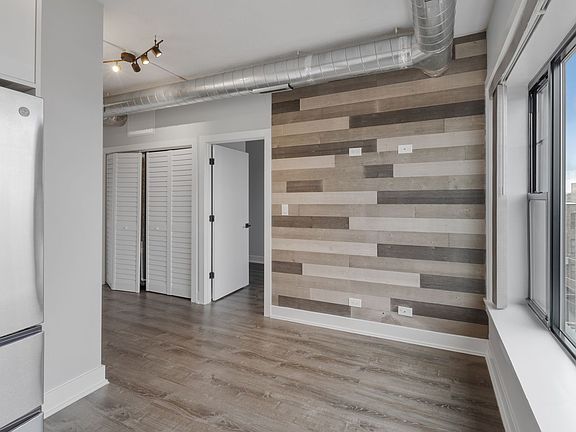 2nd image of 7645 N Sheridan Rd #506