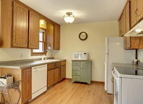 3rd image of 15045 W Vermillion Cir NE