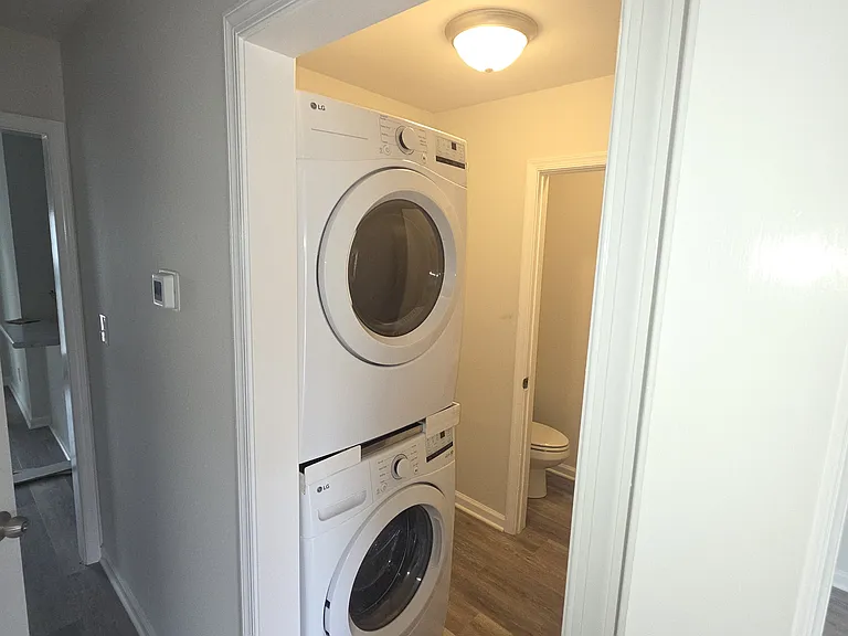 1324 Riverdale Dr — Photo 7