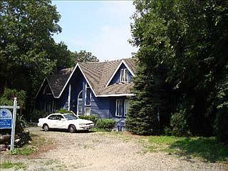 2nd image of 85 Soundview Dr
