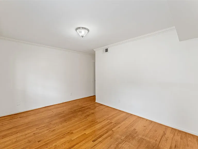 359 N Post Oak Ln #127 — Photo 20