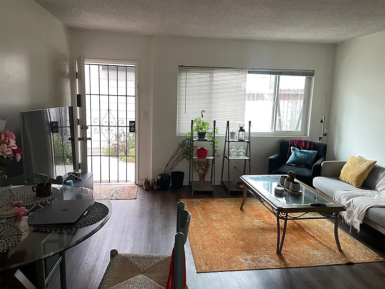 760 Termino Ave #2 — Photo 3