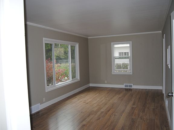 5th image of 330 W 21st St