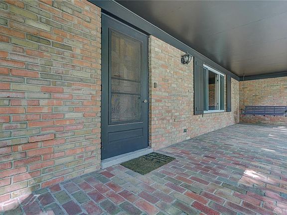 4th image of 2496 S Emerald Dr
