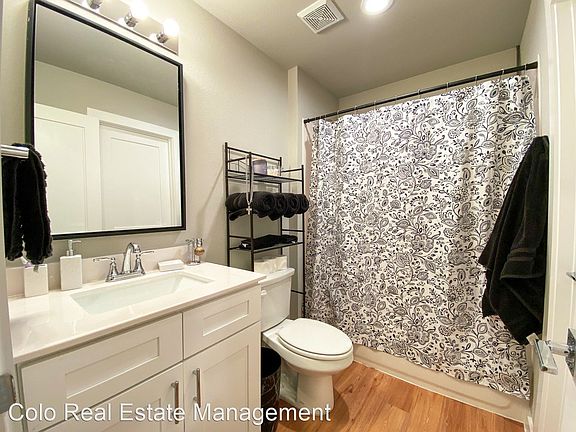 4th image of 1831 Crow St #9935137