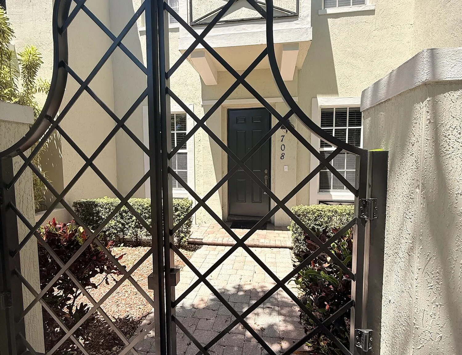 2 bed, 3.0 bath, 2164 sqft, $3,590 — Photo 4