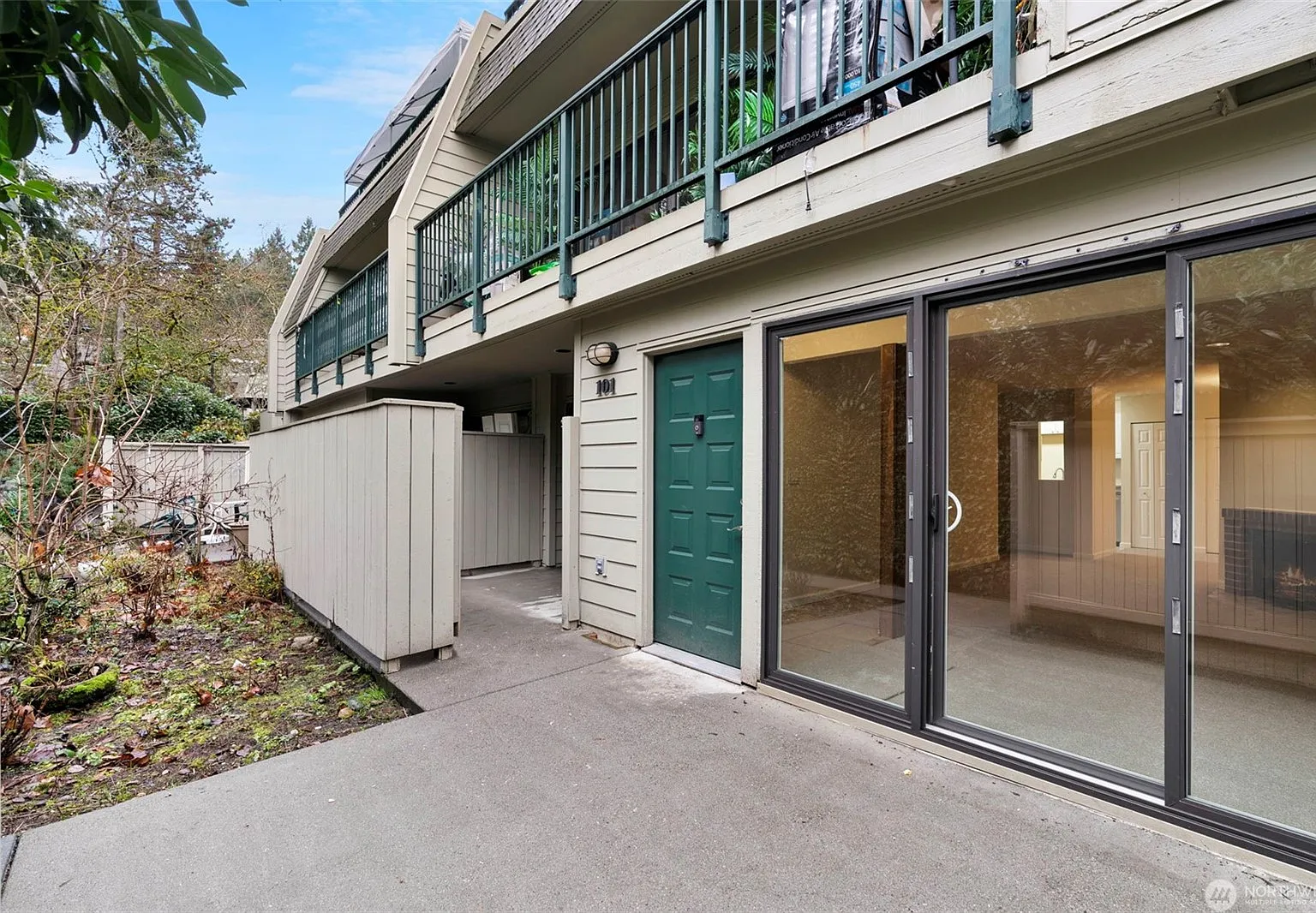 1 bed, 772 sqft, $2,300 — Photo 2
