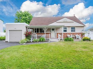 597 Alwick Ave, West Islip, NY 11795