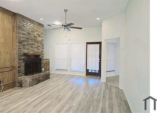 2nd image of 414 W Oak St