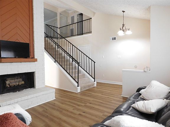 2nd image of 16518 Quail Briar Dr