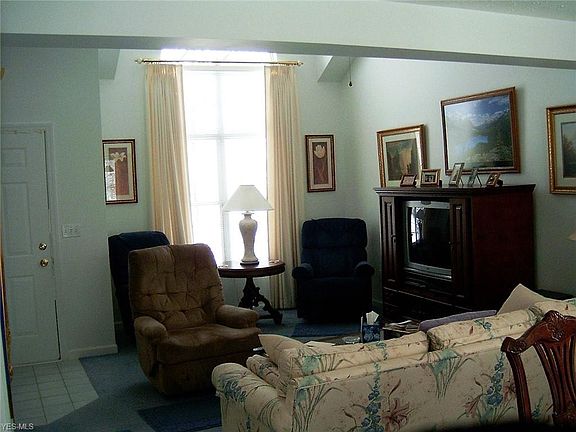 5th image of 8608 Larkspur Ln