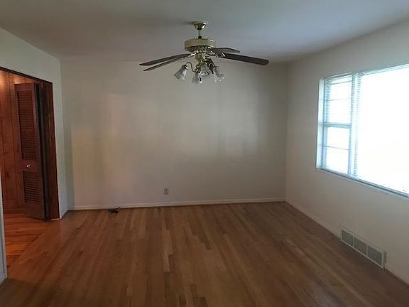 5th image of 9810 Walnut St