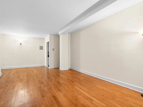 3rd image of 302 W 87th St #1