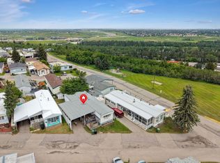 3223 83rd St NW, Calgary, AB T3B 5N6