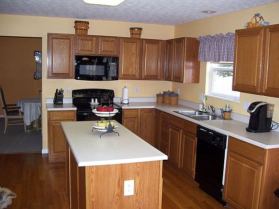 4th image of 6401 Averell Dr