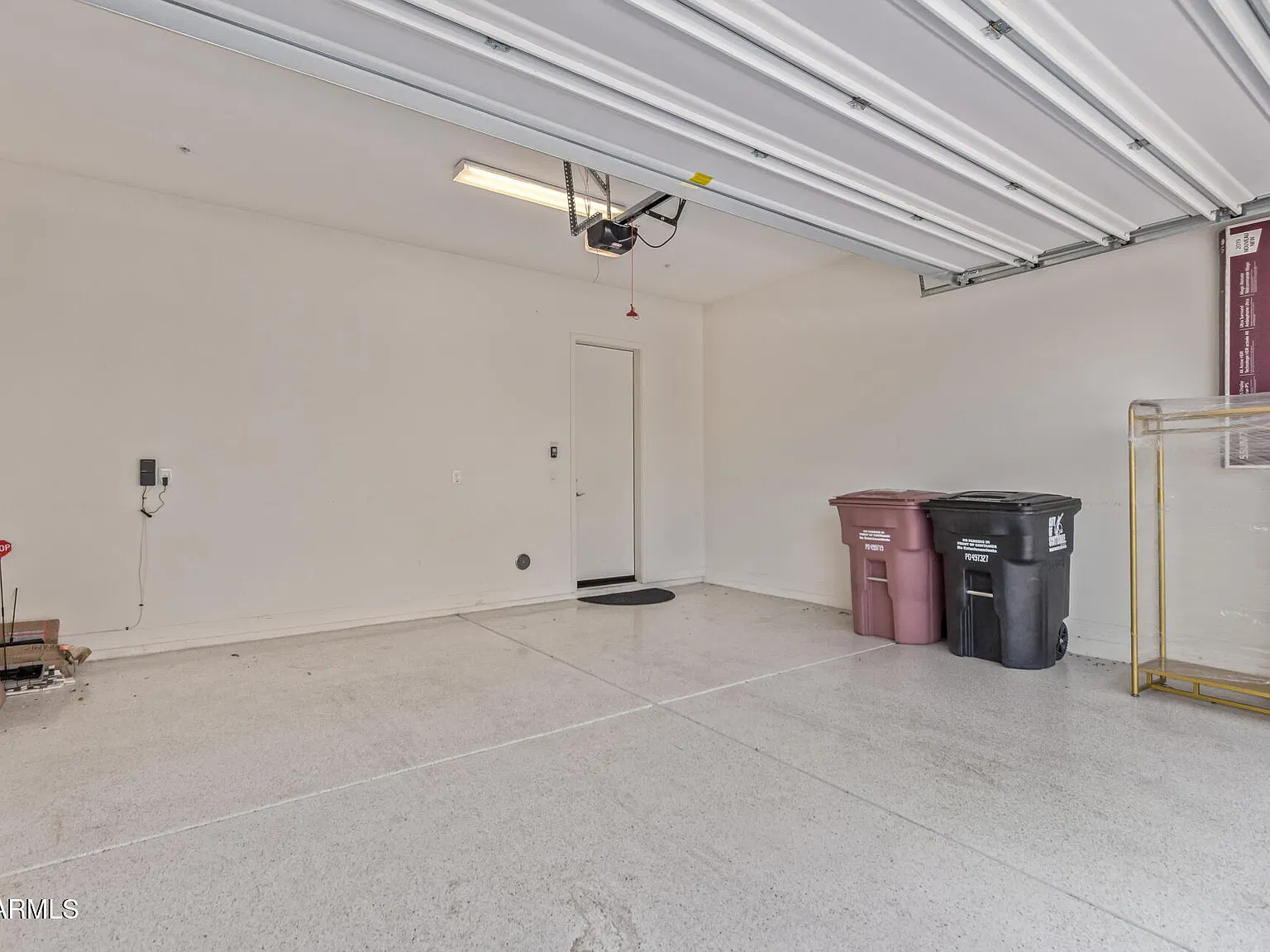 3 bed, 2.5 bath, 2378 sqft, $4,200 — Photo 4