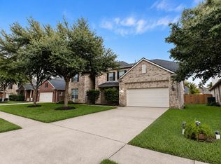 1752 Silver Bend Dr, Dickinson, TX 77539