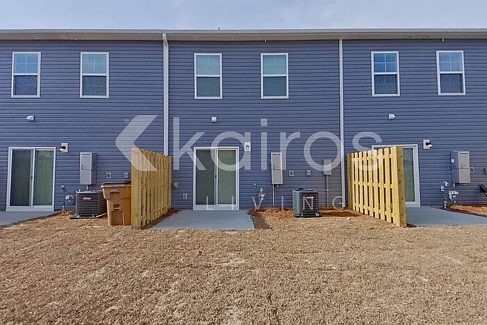 2137 Banyon Cir — Photo 18