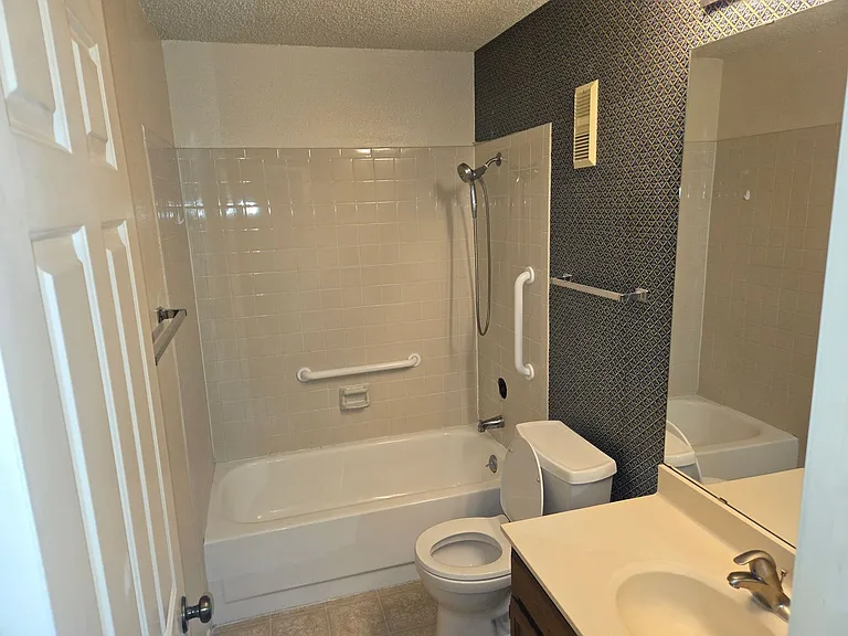 4212 Medical Dr #903 — Photo 24