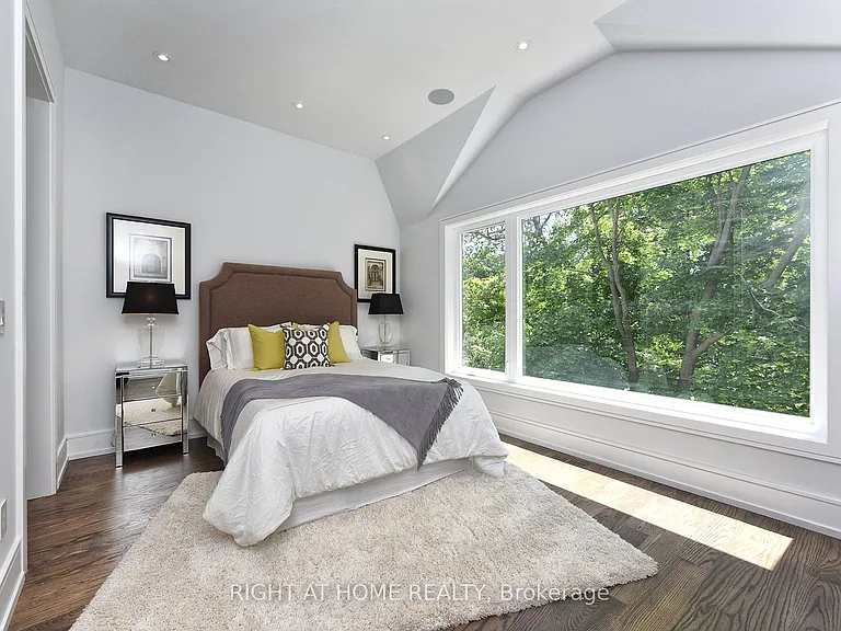 177 Ranleigh Ave — Photo 14