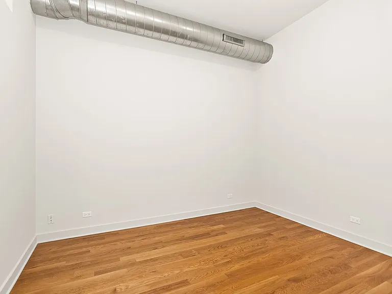 1755 N Damen Ave — Photo 11
