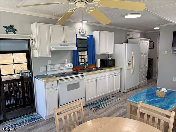 3rd image of 19681 Summerlin Rd #395