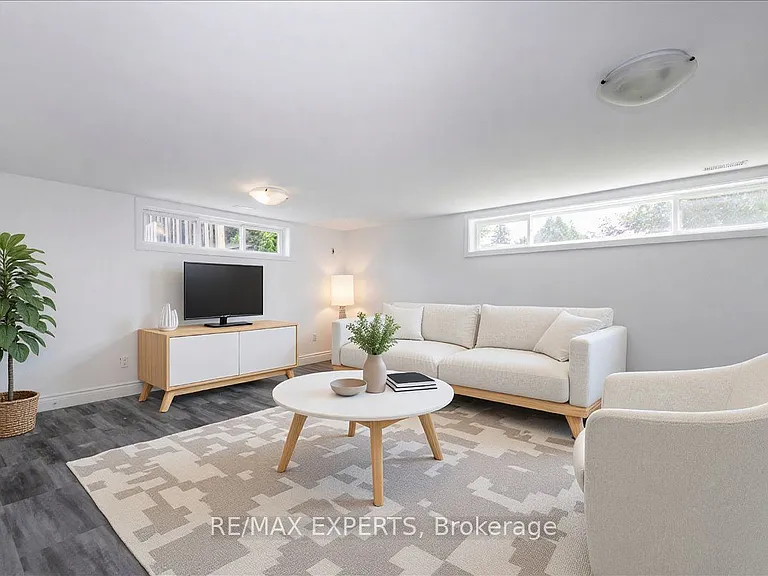 7 Willow St — Photo 1