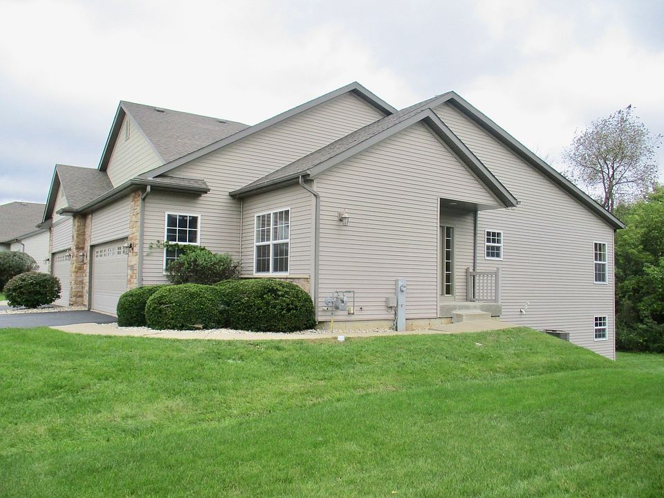 1st image of 11759 River Hills Pkwy #1