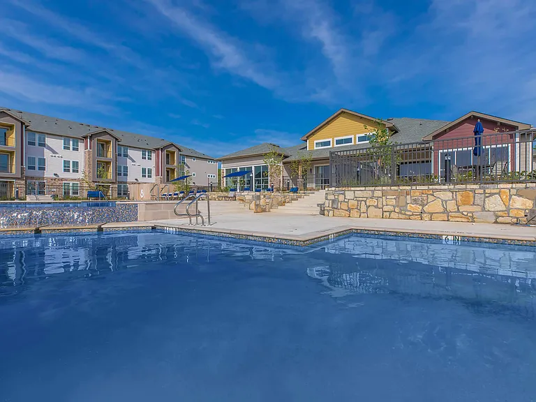 McKinney Falls Apartments — Photo 10