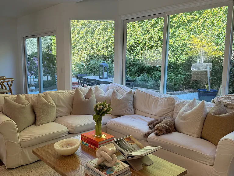 2964 Mandeville Canyon Rd — Photo 5