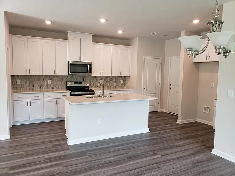328 Joneshaven Dr — Photo 3