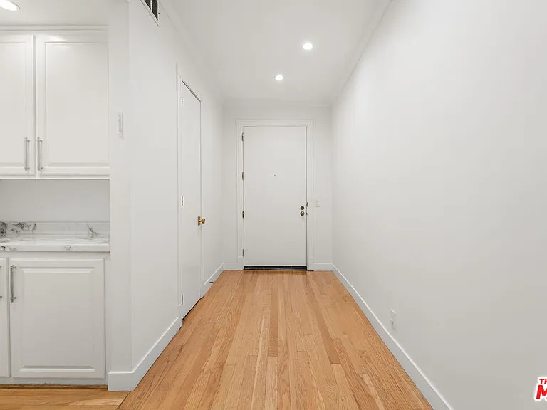 1260 S Beverly Glen Blvd #101 — Photo 11