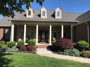 1127 Stonehenge Dr, Maryville, TN 37803