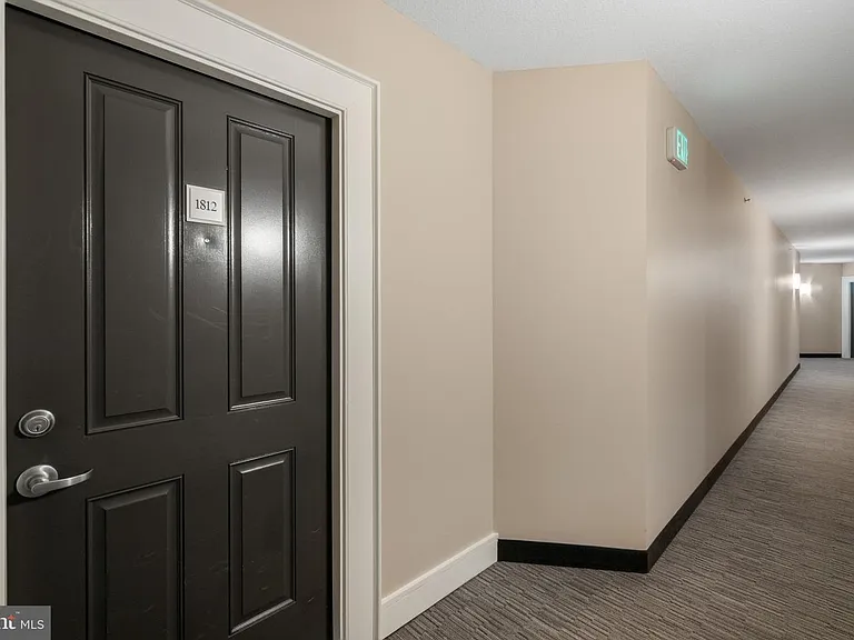 414 Water St #1812 — Photo 2
