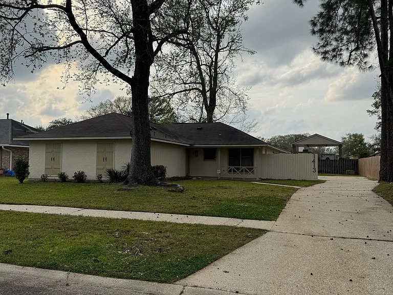 1413 Briarhurst Dr — Photo 3