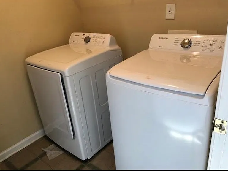 2908 Greyhawk Ln — Photo 5