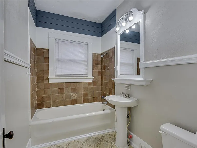 1011 Georgia Ave #3 — Photo 16