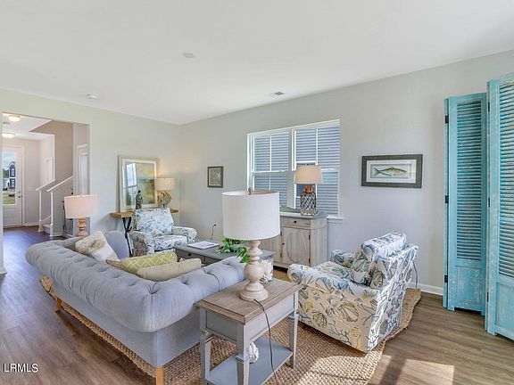 2nd image of 20 Whispering Oaks Circle