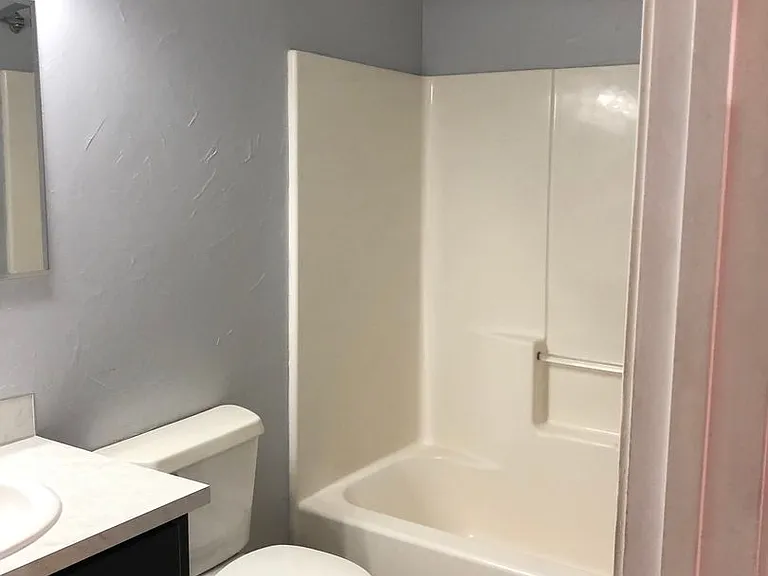 300 N Oak Harbor St #B201 — Photo 15