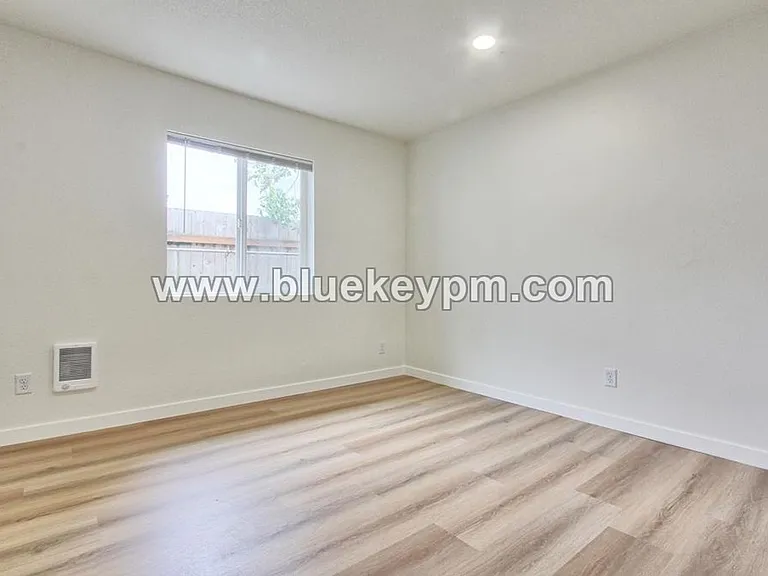 2907 Main St — Photo 6