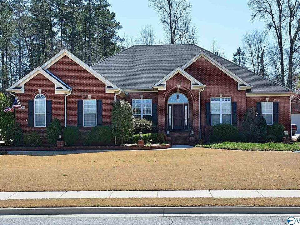 1st image of 216 Bishop Farm Way