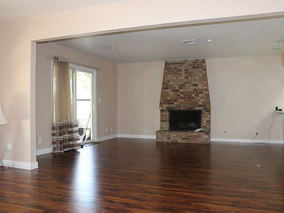 2nd image of 1513 Dana Way