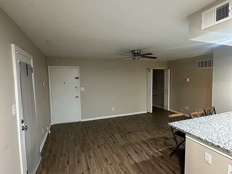 10 Cedar Ave #F — Photo 9