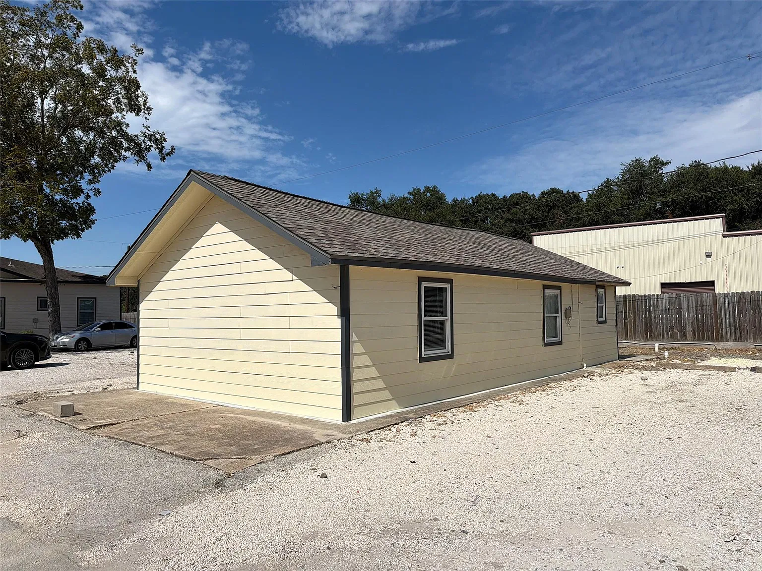 2 bed, 1.0 bath, 900 sqft, $1,500 — Photo 2