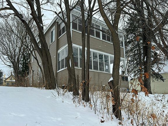 3rd image of 341 Stinson St